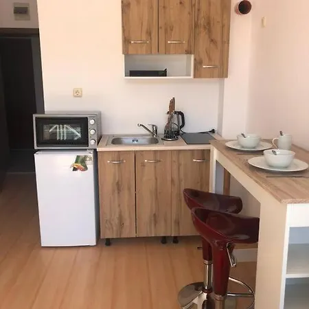 Snug Apt, Sunny Day 6 *