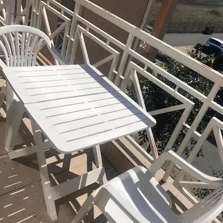 Snug Apt, Sunny Day 6 Tŭnkovo