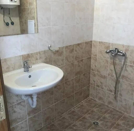 Daire Snug Apt, Sunny Day 6 *