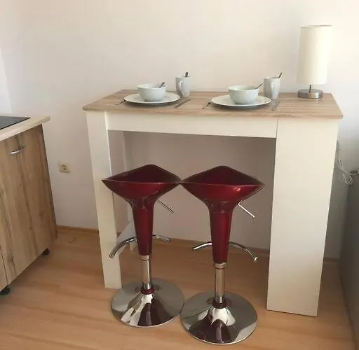 Snug Apt, Sunny Day 6 *